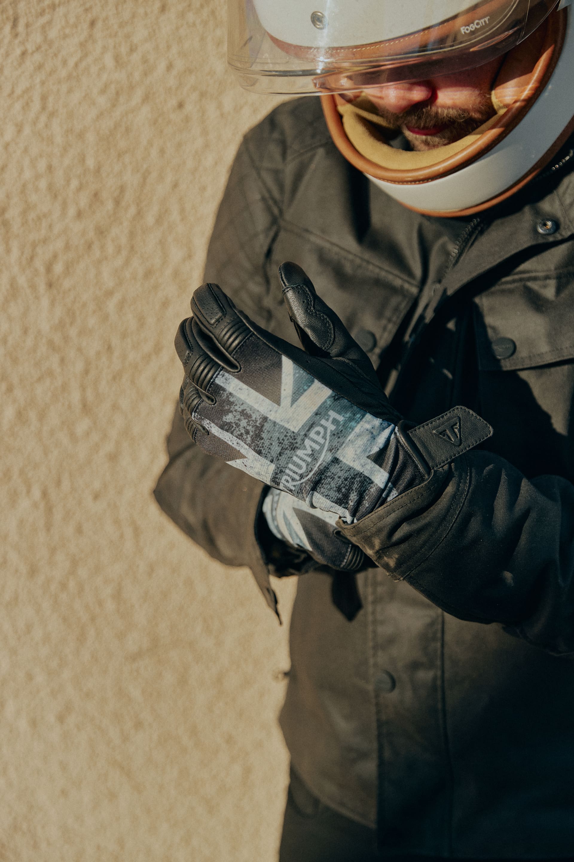 MGVS25504 lifestyle 00002_MGVS25504_CLO_2025_MODERNCLASSICS_LOCATION_AZ3I0516_ngrgfn