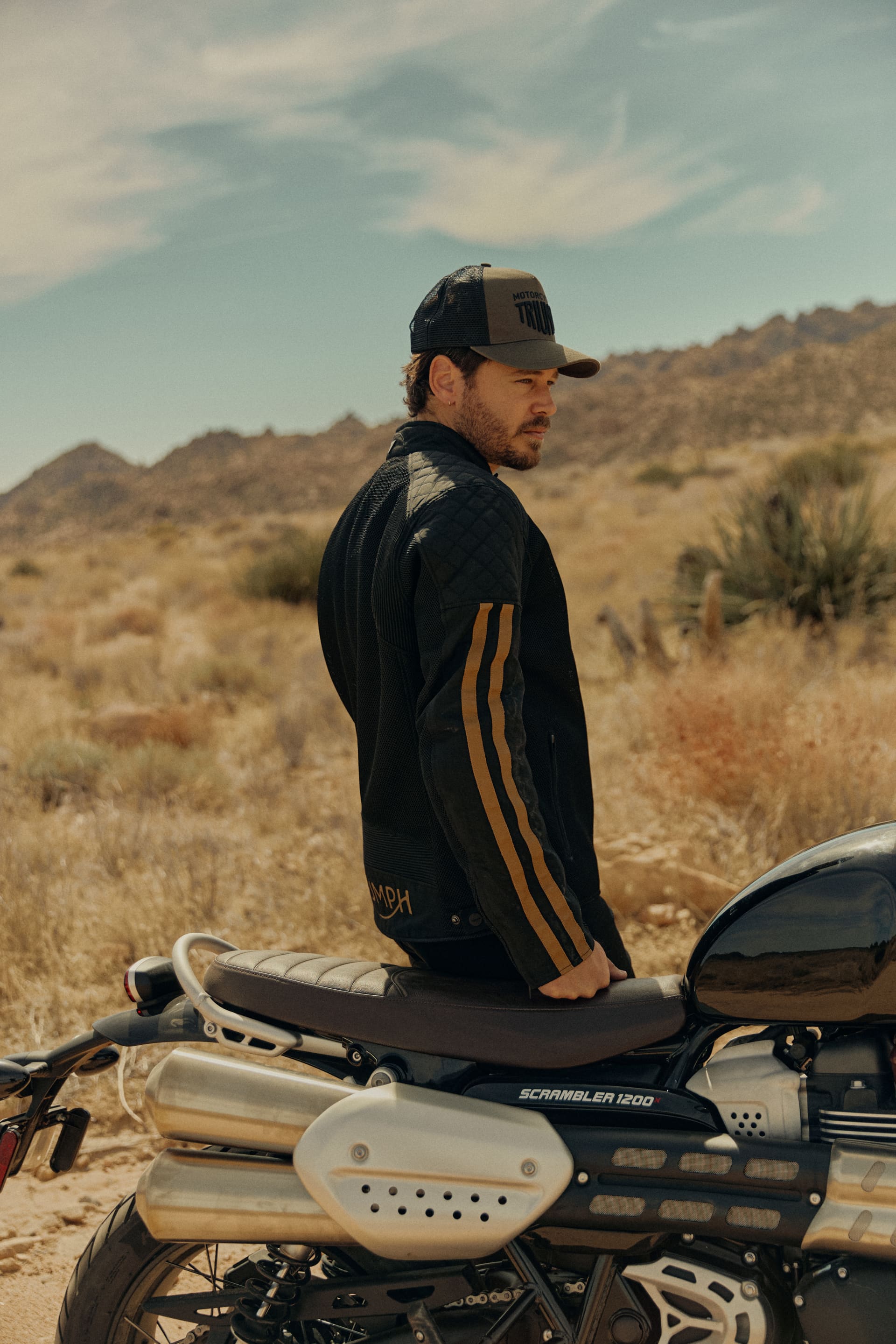 MTES25302 lifestyle 00003_MTES25302_CLO_2025_MODERNCLASSICS_LOCATION_AZ3I6611_rsmbag