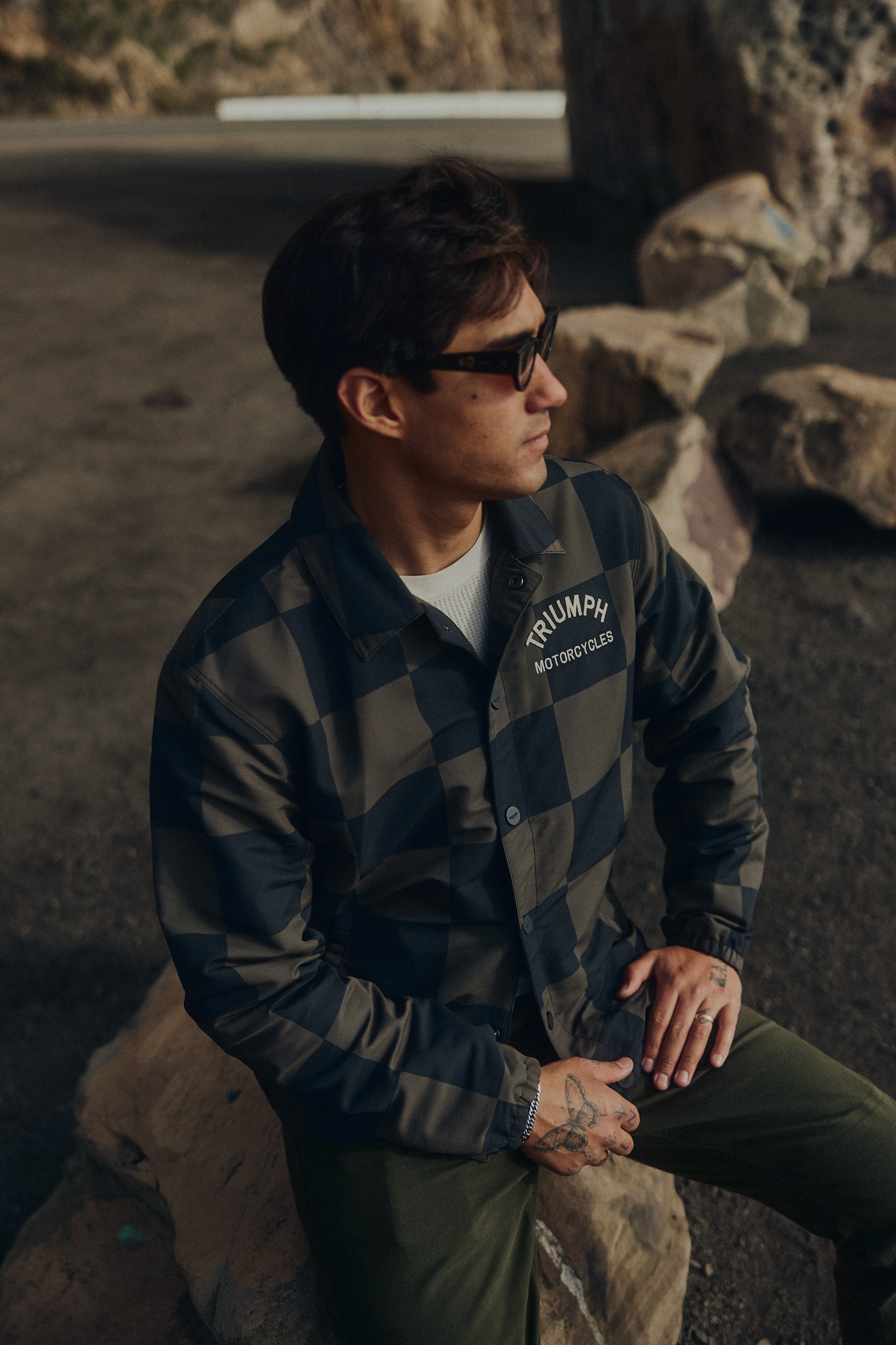 MTES26400 lifestyle MTES26400_CLO_MODERN_CLASSIC_LOCATION_2026_TriumphMotorcycles_2026Apparel_JH__U7A2003