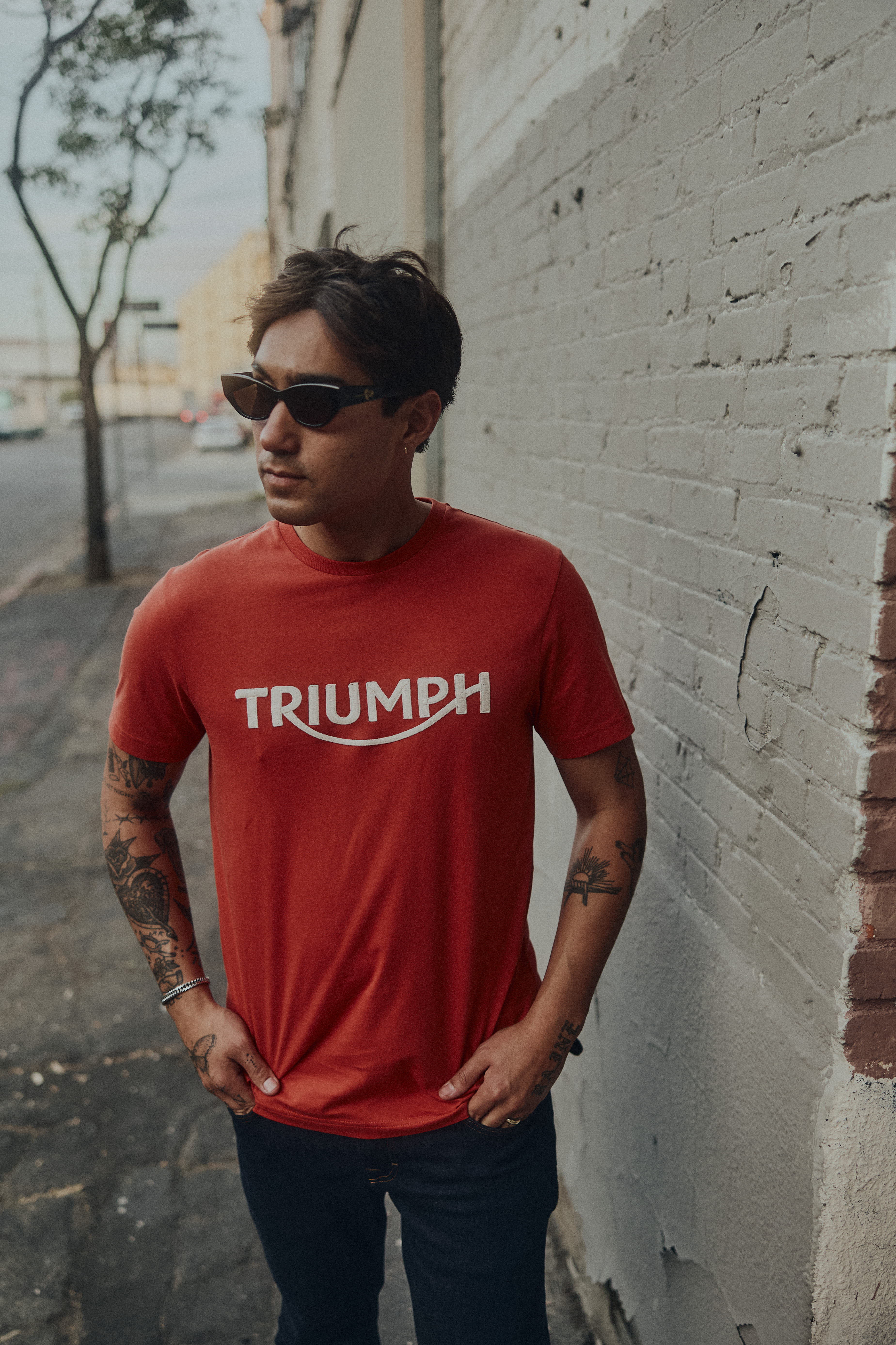 MTSS26212 lifestyle MTSS26212_CLO_MODERN_CLASSIC_LOCATION_2026_TriumphMotorcycles_2026Apparel_JH__U7A4583