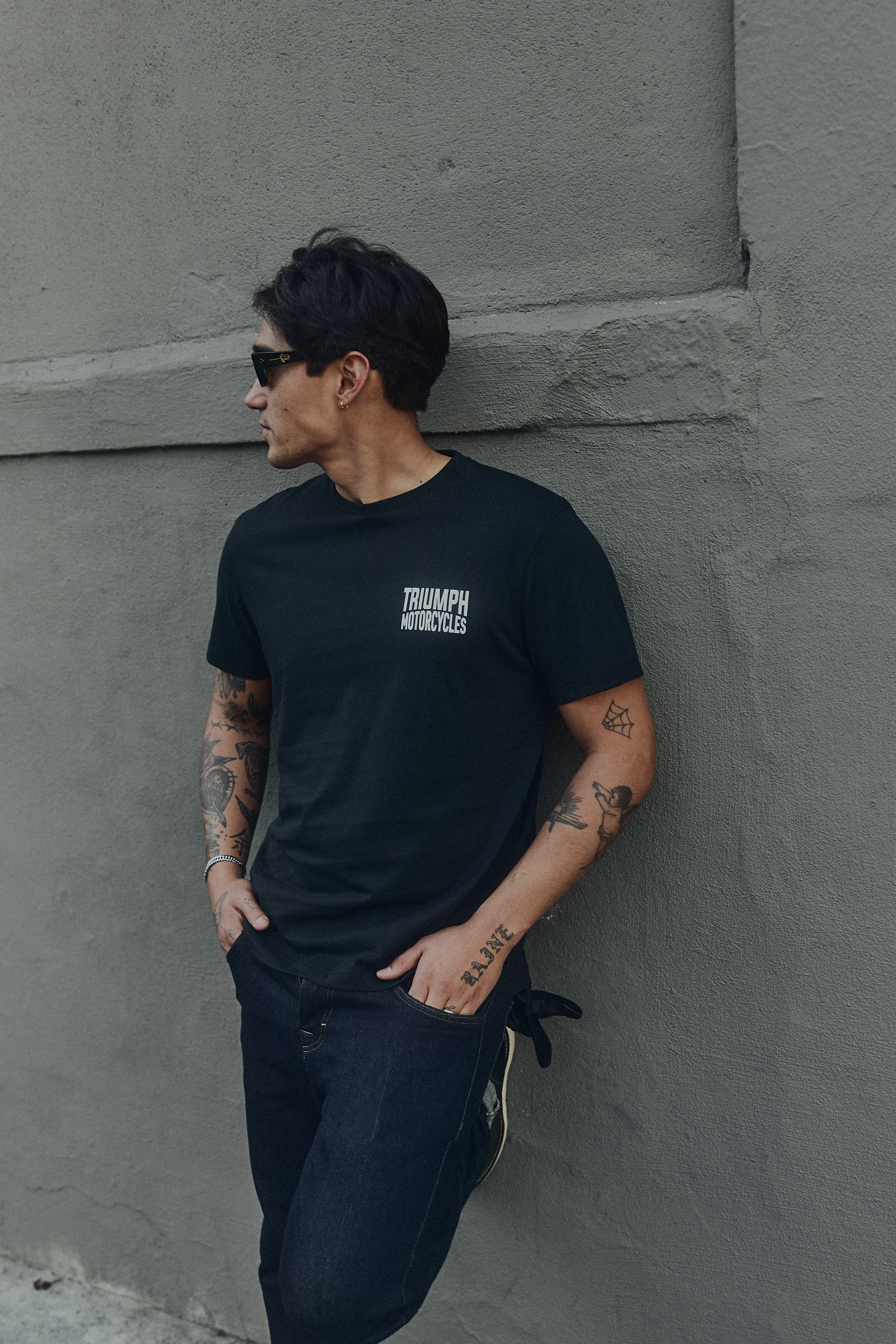 MTSS26225 lifestyle MTSS26225_CLO_MODERN_CLASSIC_LOCATION_2026_TriumphMotorcycles_2026Apparel_JH__U7A4287